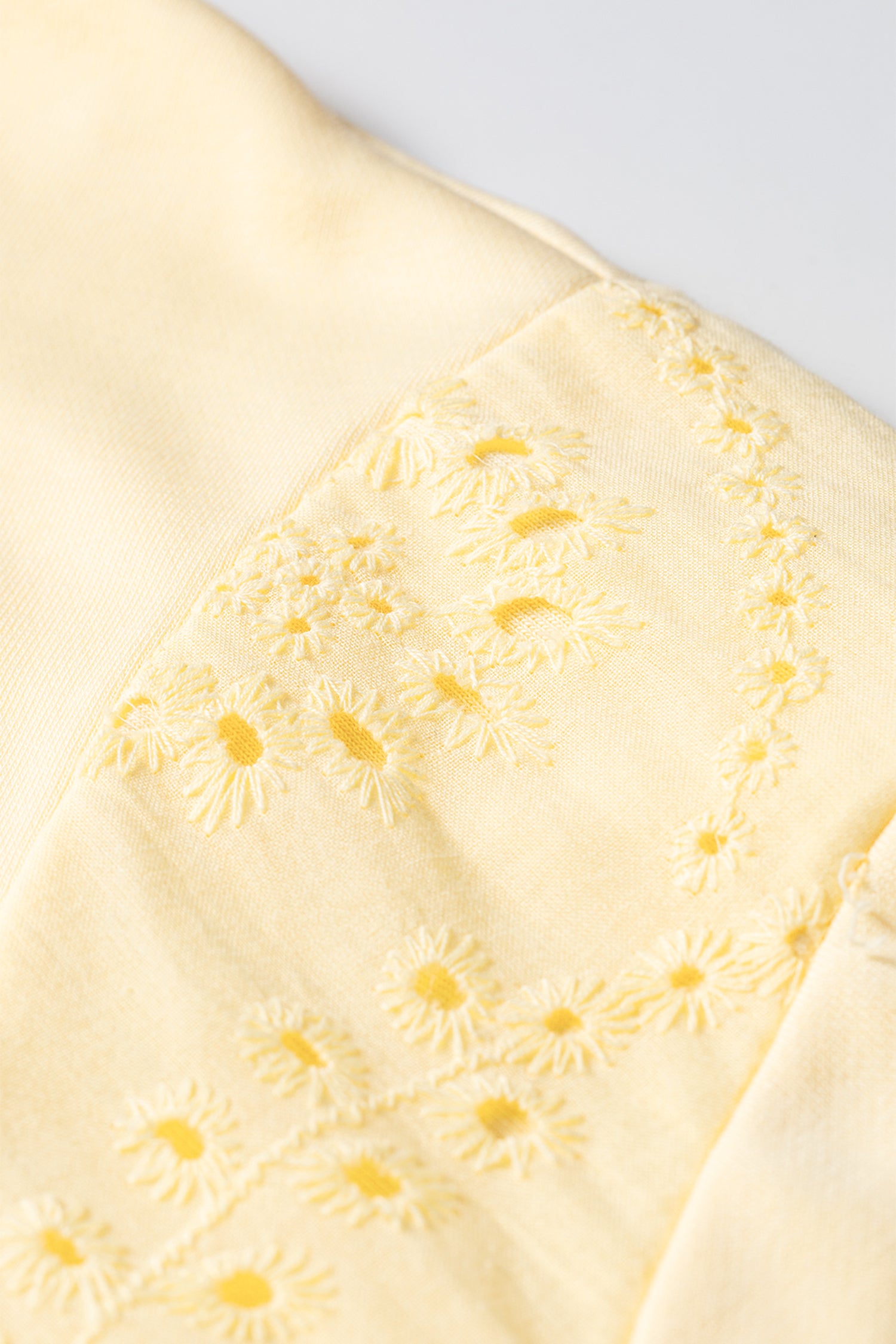 Yellow Cream Solid Color Eyelet Lace Panel Accent Plus Size 2pcs Outfit