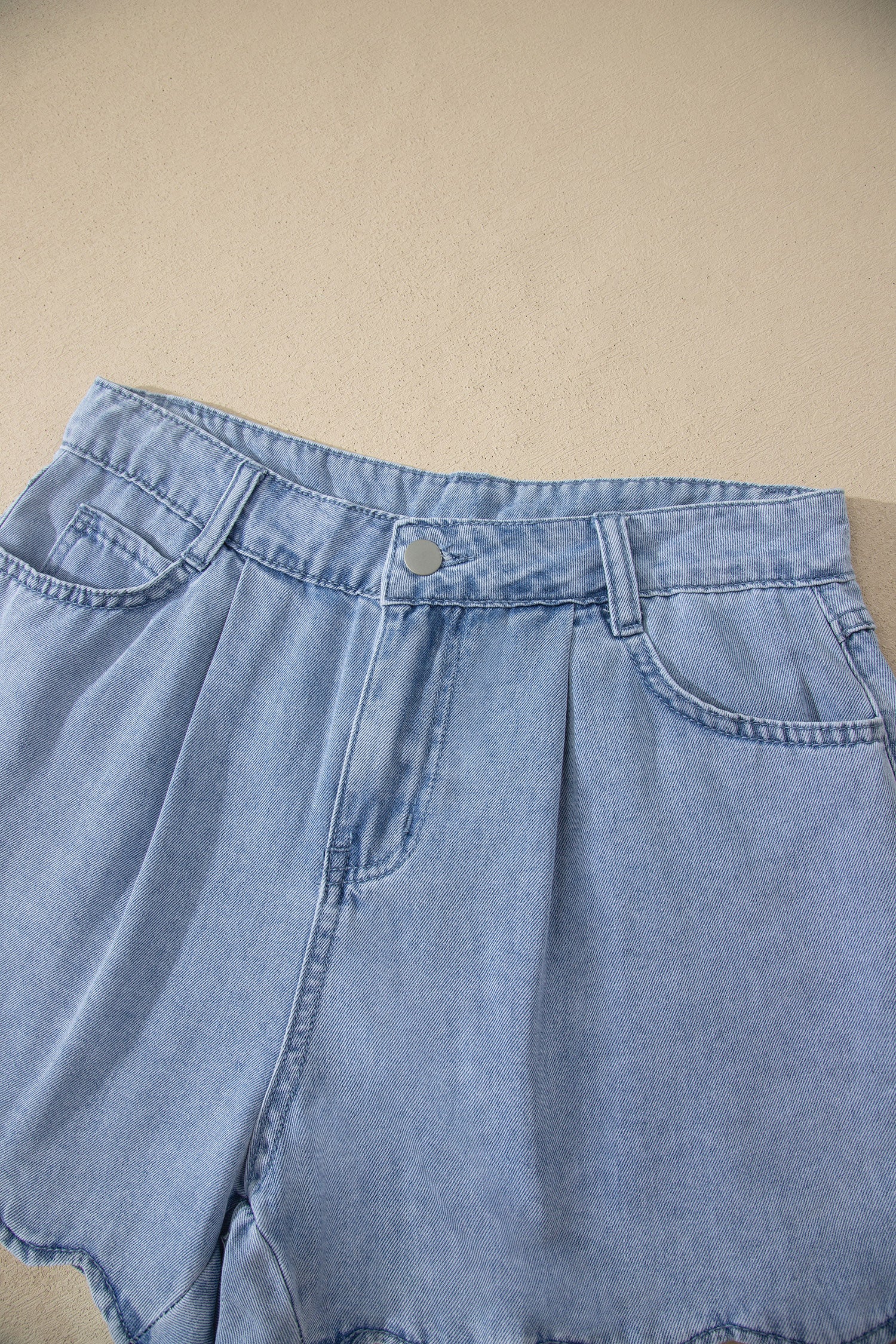 Solid Color Scalloped Trim Casual Denim Shorts
