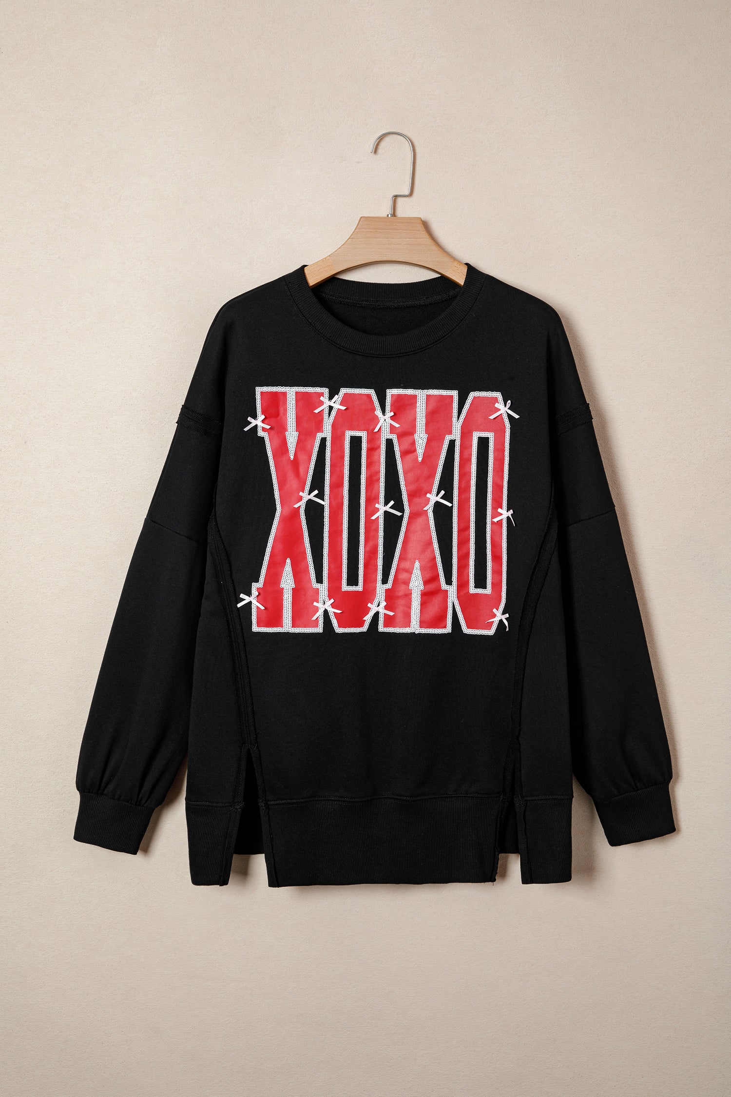 White Bow Sequin XOXO Letter Graphic Exposed Seam Baggy Sweatshirt