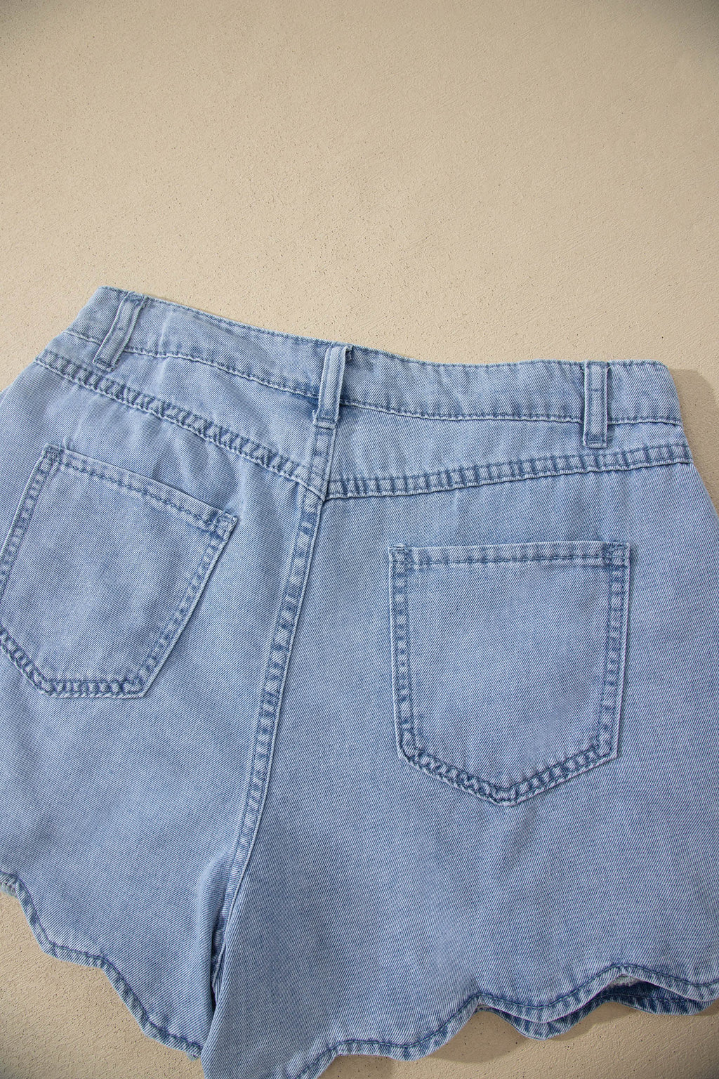 Solid Color Scalloped Trim Casual Denim Shorts